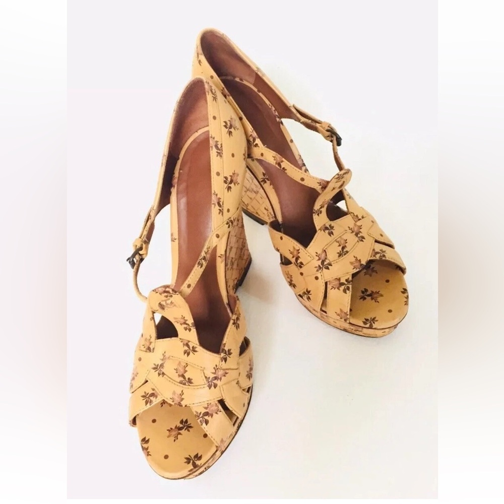 Bottega Veneta Floral Tan wedge platform, sandal Heels